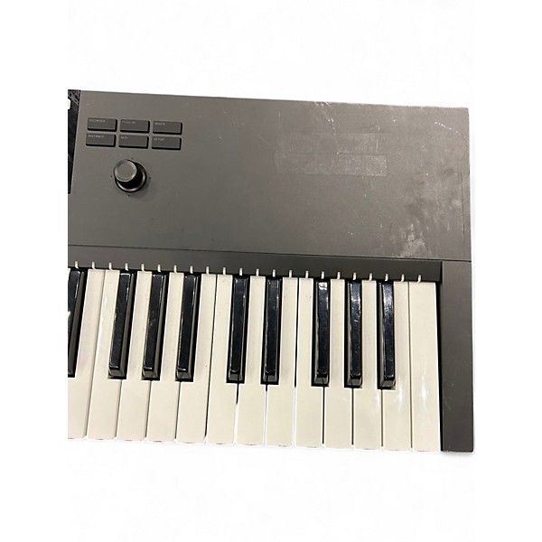 Used Native Instruments Komplete Kontrol S61 MK2 MIDI Controller
