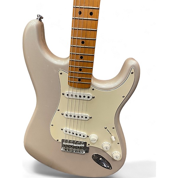Used 2006 Fender 60th Anniversary Stratocaster Blizzard Pearl Solid Body Electric Guitar