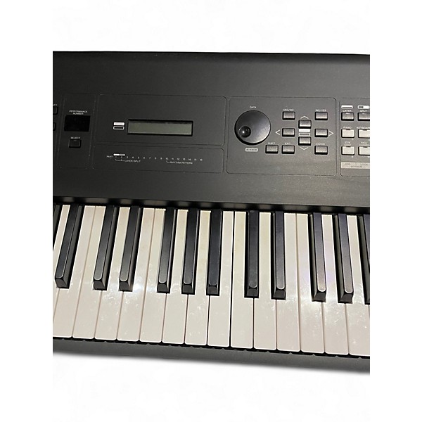 Used Yamaha MX88BK Synthesizer