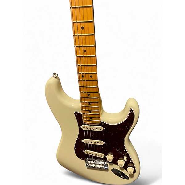 Used Fender American Professional Stratocaster SSS White Solid Body Electric Guitar