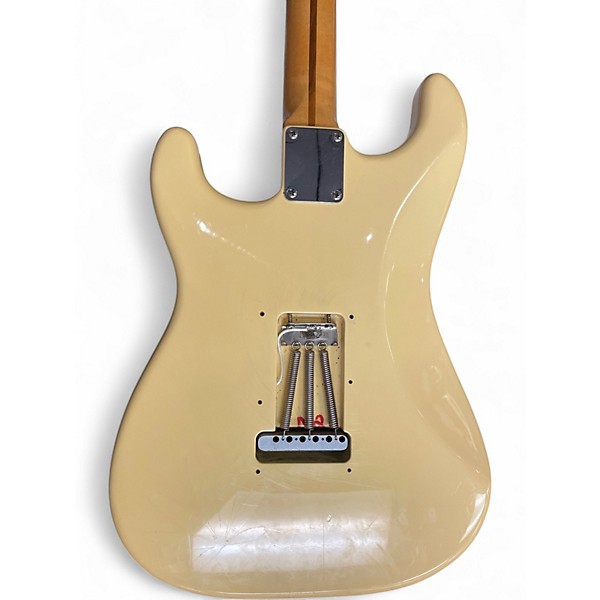Used 2006 Fender Artist Series Yngwie Malmsteen Stratocaster Vintage White Solid Body Electric Guitar