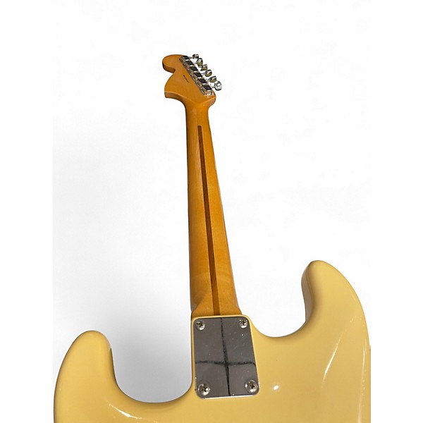 Used 2006 Fender Artist Series Yngwie Malmsteen Stratocaster Vintage White Solid Body Electric Guitar