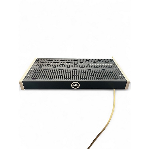 Used Temple Audio Design 25" PEDAL BOARD Pedal Board