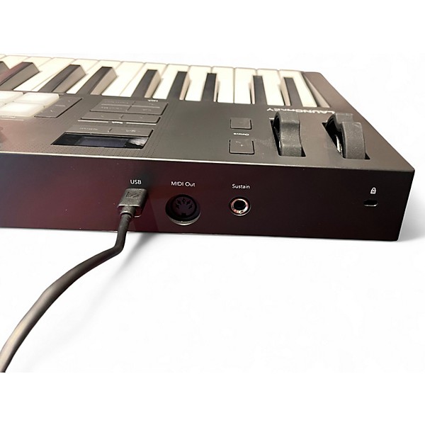 Used Novation LaunchKey 37 Key