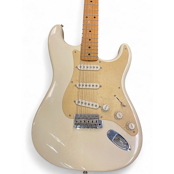 Used Fender Player Stratocaster White Solid Body Electric Guitar