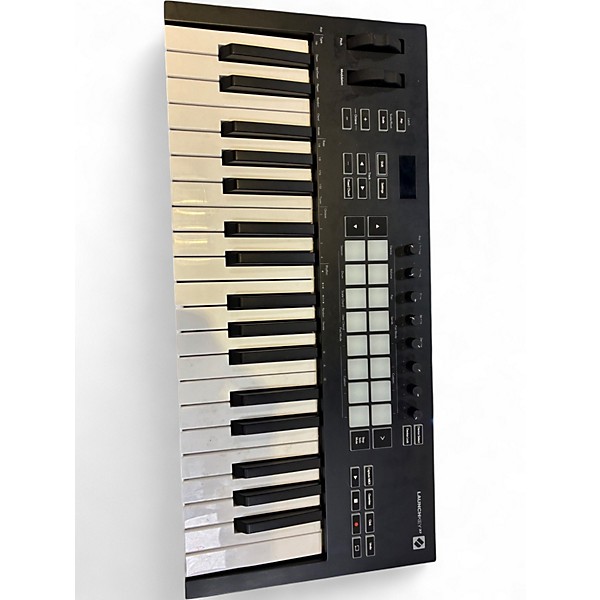 Used Novation LAUNCHKEY 37