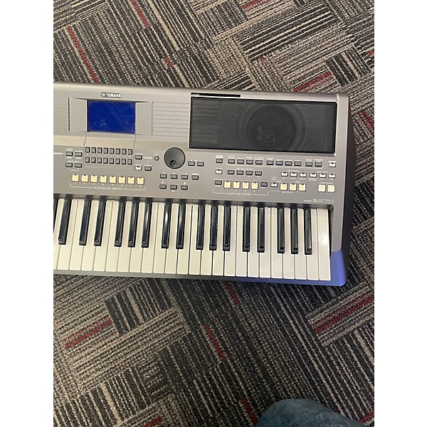 Used Yamaha PSRS670 Arranger Keyboard