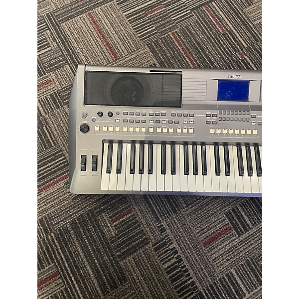 Used Yamaha PSRS670 Arranger Keyboard
