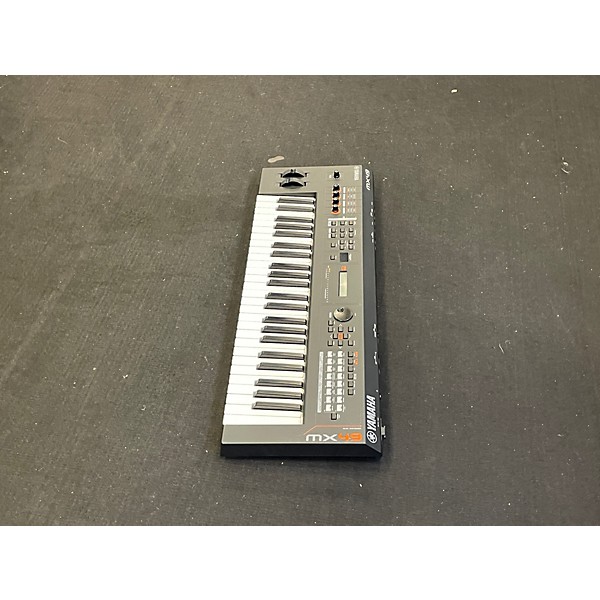 Used Yamaha MX49 49 Key Keyboard Workstation