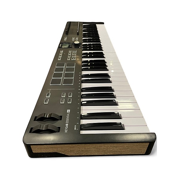 Used Arturia Keylab Essential 61 mk3 MIDI Controller