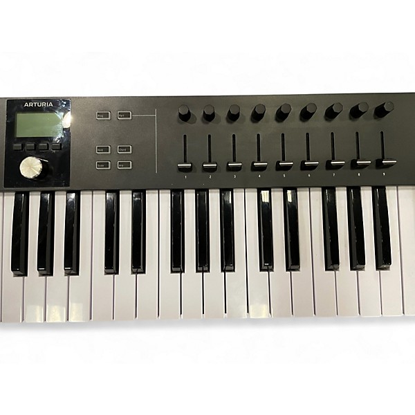 Used Arturia Keylab Essential 61 mk3 MIDI Controller