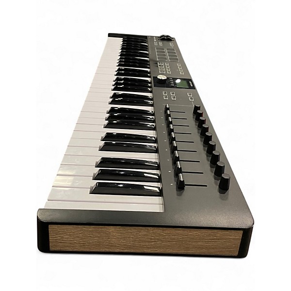Used Arturia Keylab Essential 61 mk3 MIDI Controller