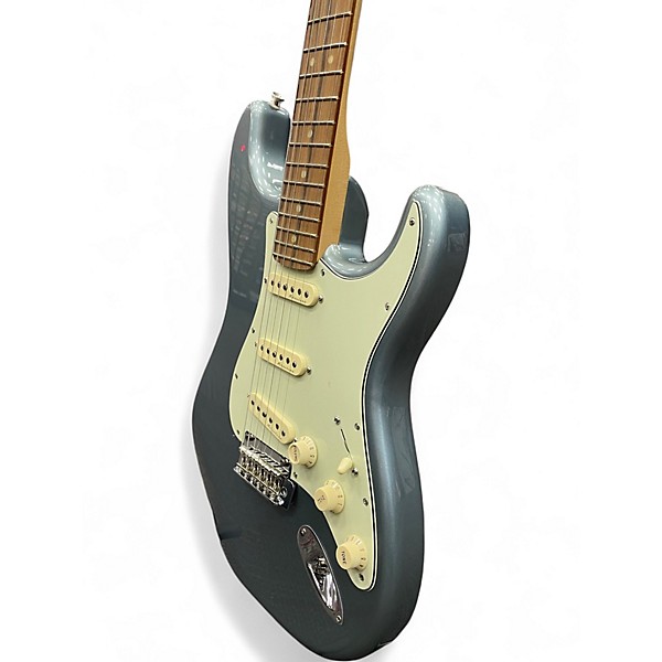 Used 2018 Fender Deluxe Roadhouse Stratocaster Mystic Ice Blue Solid Body Electric Guitar