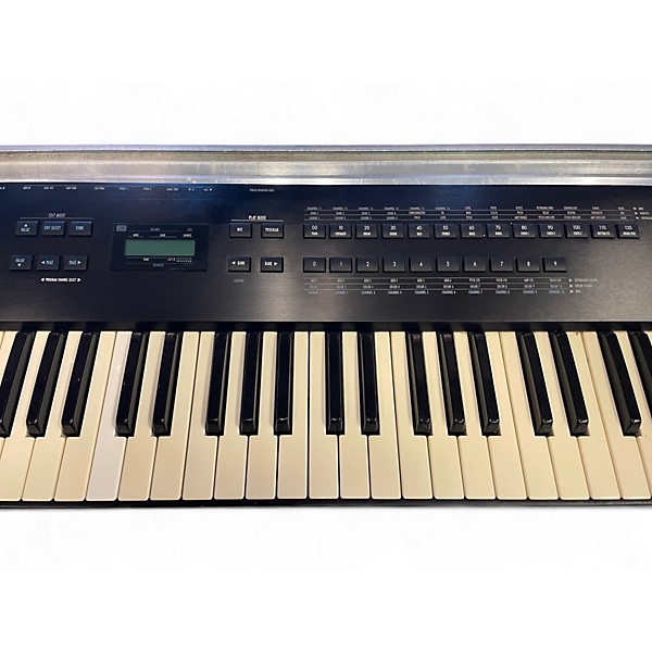 Used Alesis QS7 Synthesizer