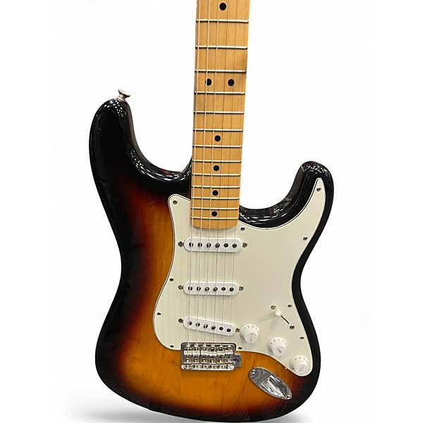 Used 2005 Fender Classic Series '70s Stratocaster 3 Color Sunburst Solid Body Electric Guitar