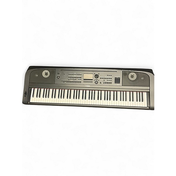 Used Yamaha DGX670 Keyboard Workstation