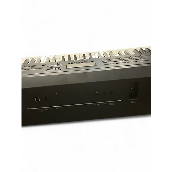 Used Yamaha DGX670 Keyboard Workstation