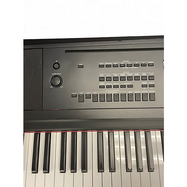 Used Yamaha DGX670 Keyboard Workstation