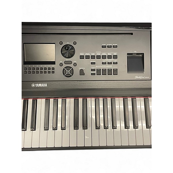 Used Yamaha DGX670 Keyboard Workstation