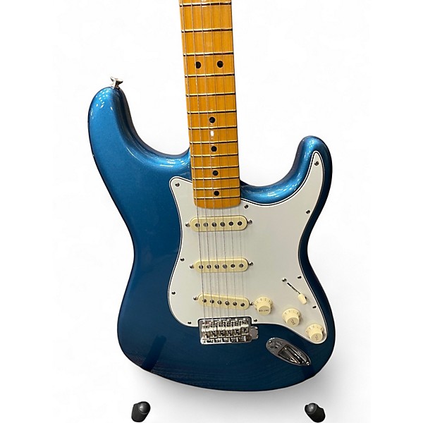 Used Fender AMERICAN VINTAGE 2 1973 STRATOCASTER REMAKE Lake Placid Blue Solid Body Electric Guitar