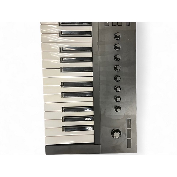 Used Native Instruments Komplete Kontrol A25 MIDI Controller