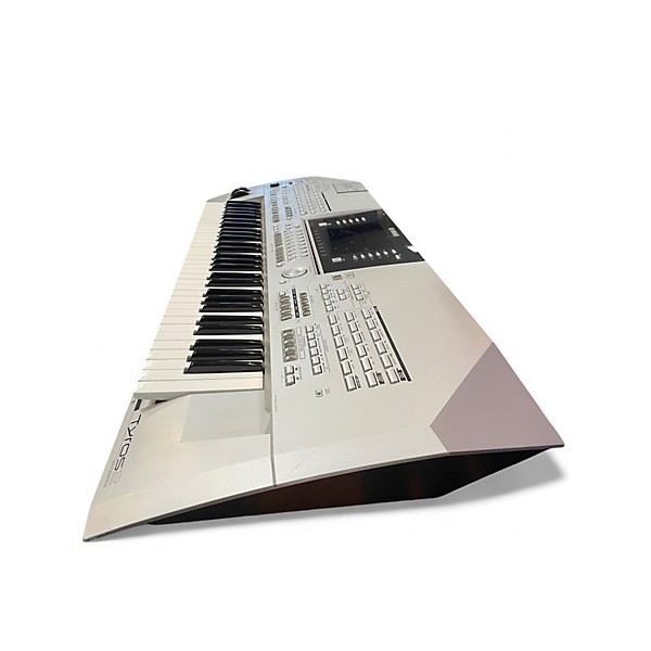Used Yamaha Tyros 2 Keyboard Workstation