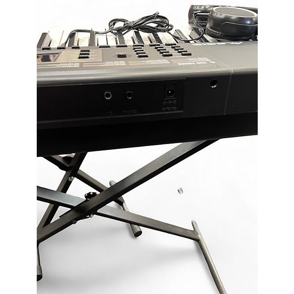 Used Alesis Talent 61 Keyboard Workstation