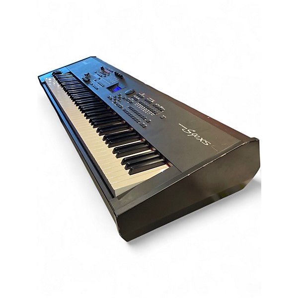 Used Yamaha S90XS 88 Key Synthesizer