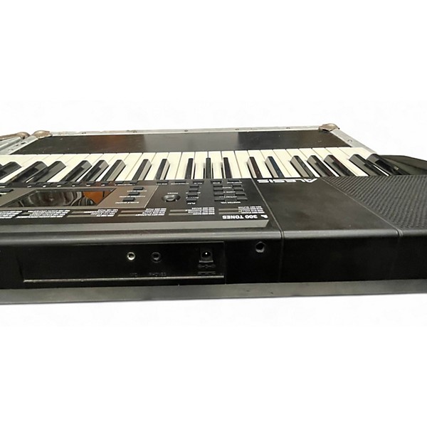 Used Alesis Harmony 61 Keyboard Workstation