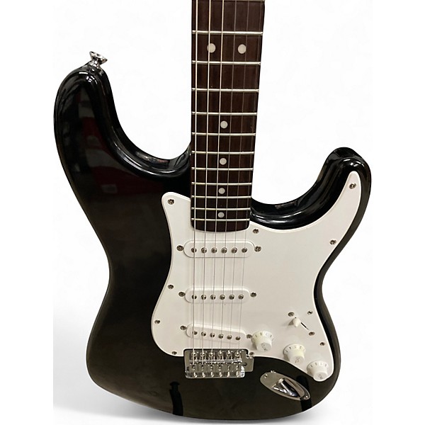 Used 2016 Squier Affinity Stratocaster Black Solid Body Electric Guitar