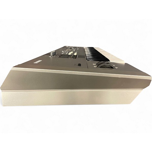 Used Yamaha Motif 6 61 Key Keyboard Workstation