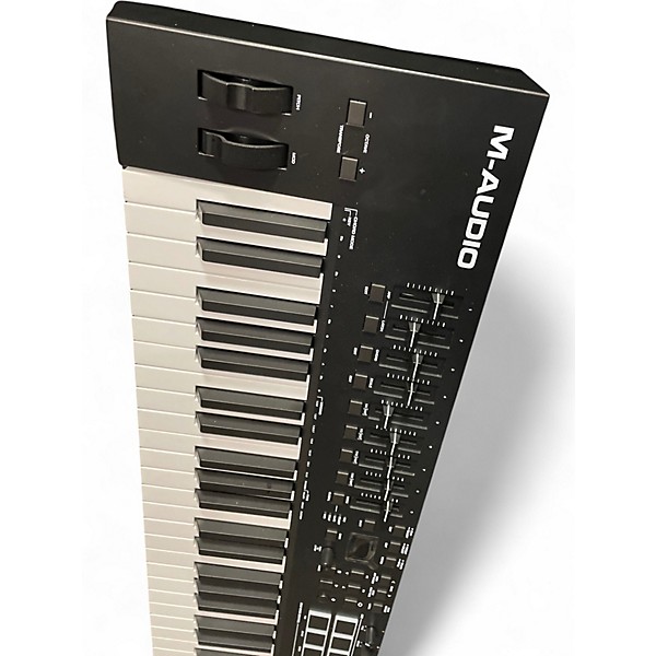 Used M-audio OXYGEN PRO 61 MIDI Controller