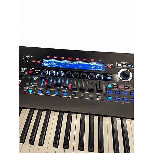 Used Yamaha MONTAGE 88 M8 Keyboard Workstation
