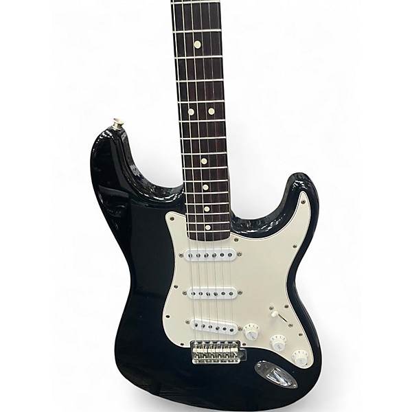 Used Fender Classic Series '70s Stratocaster Black Solid Body Electric Guitar