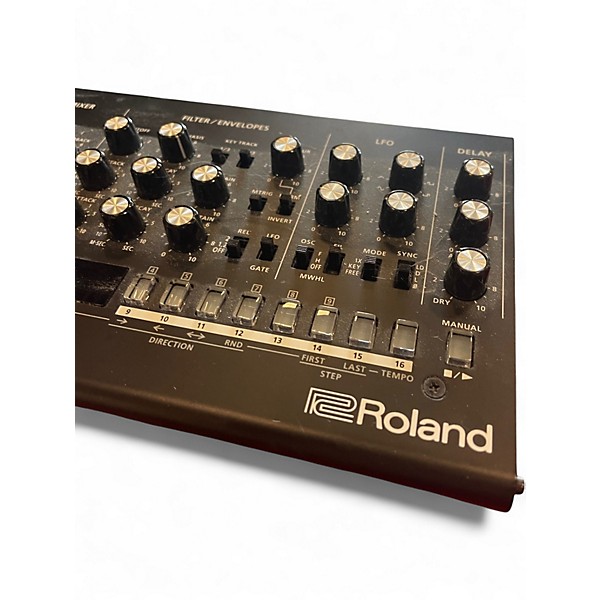 Used Roland SE02 Synthesizer