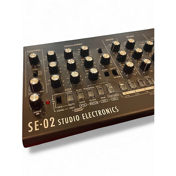 Used Roland SE02 Synthesizer