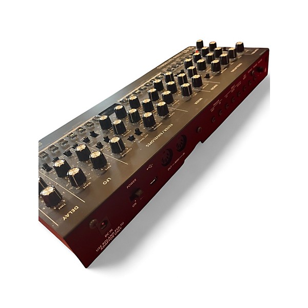Used Roland SE02 Synthesizer