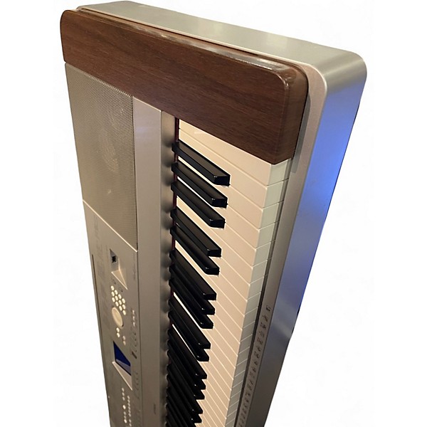 Used Yamaha DGX640 88 Key Digital Piano