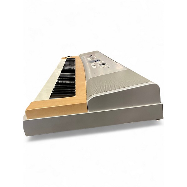 Used Yamaha DGX620 Portable Keyboard