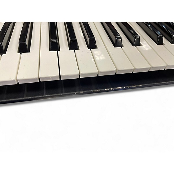 Used Yamaha Motif XF6 61 Key Keyboard Workstation