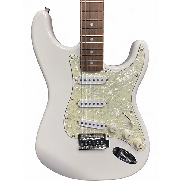 Used Squier Affinity Stratocaster Alpine White Solid Body Electric Guitar