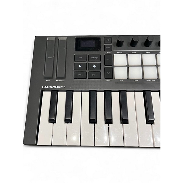 Used Novation Launchkey 25 Key MIDI Controller