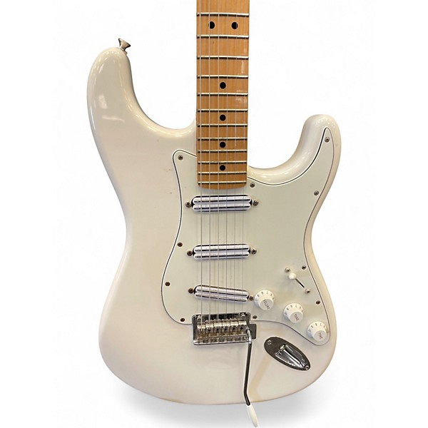 Used Fender Player Stratocaster Alpine White Solid Body Electric Guitar