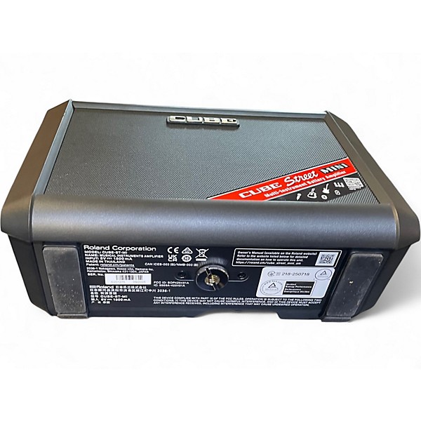 Used Roland cube street mini Battery Powered Amp