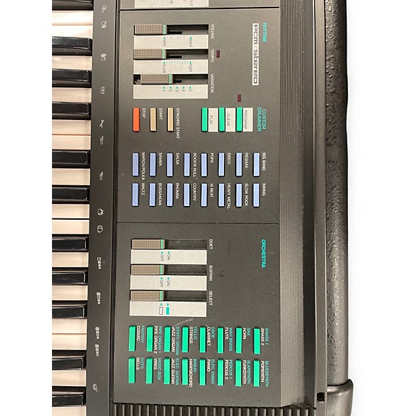 Used Yamaha psr32 Portable Keyboard