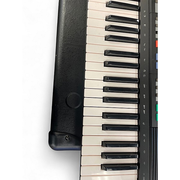 Used Yamaha psr32 Portable Keyboard