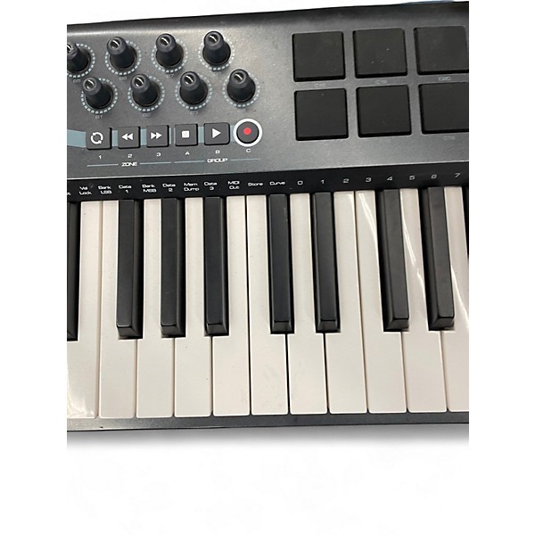 Used M-Audio Axiom 25 Key MIDI Controller