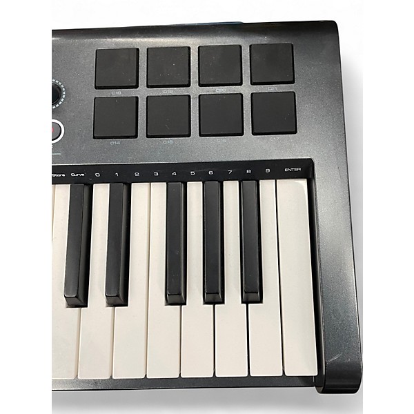 Used M-Audio Axiom 25 Key MIDI Controller