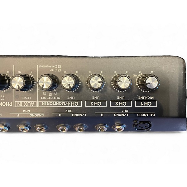 Used Roland KC600 Keyboard Amp