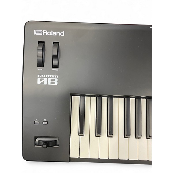 Used Roland Fantom 08 Keyboard Workstation